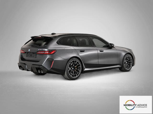 BMW M5 M 4.4 V8 Plug in Hybrid 8-Gang Steptronic 