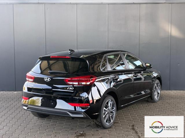 Hyundai i30 Comfort Plus 1.0 T-GDI Navi / PDC V+H mit Kamera Shz Vorne LED Alu 17'' 