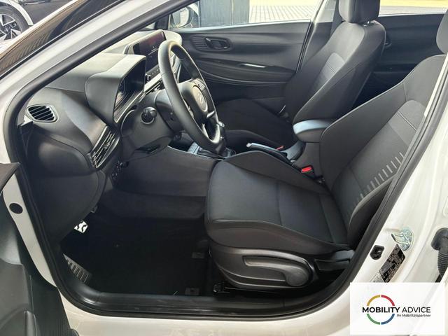 Hyundai BAYON Comfort Plus 1.2 MPI / Navi PDC m. Kamera Klimaautom./ LED Sitz & Lenkr.Heiz/ Alu16 