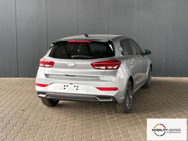 Hyundai i30 Comfort Plus 1.0 TGDI DCT / ACC Keyless Totwinkelassis. PDC V&H + Kamera Sitz Lenkradheizung LED Alu 17'' 