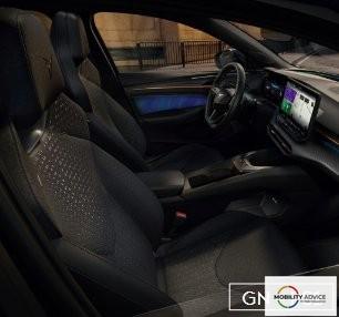 Cupra Raval Endurance Vollelektrisch 155 kW (211 PS) Paket Drive mit Park Assit + 360&deg; Kamera, Light & Sound Sennheiser, Dynamik,Schalensportsitze elektrisch einstellbar,, Winterpaket, angezeigte Felgen gegen Mehrpreis 