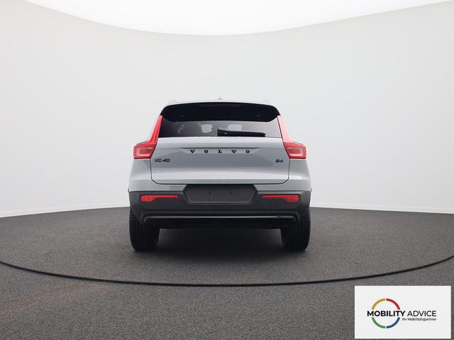 Volvo XC40 2.0 Black Edition Plus B4 Mild-Hybrid 197PS Automatik elektr. PanoDach R&uuml;ckf.Kamera PDC v+h ACC el.Heckklappe Harman/Kardon-Sound Klimaautomatik Sitzheizung Lenkradheizung Apple CarPlay Android Auto 20-LM 