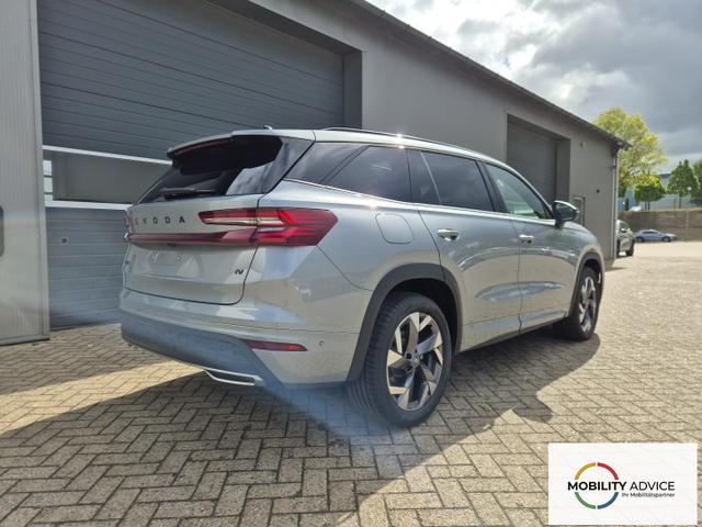Skoda Kodiaq Sportline 1.5 TSI 204PS PHEV DSG schwenkb. AHK elektr. PanoDach HUD Alcantara PDC v+h 360&deg;Kamera CANTON Sound Klimaautomatik Sitzheizung Lenkradheizung Navi Apple CarPlay Android Auto 2xKeyless 19"LM vollelektr. Reichweite 116KM 