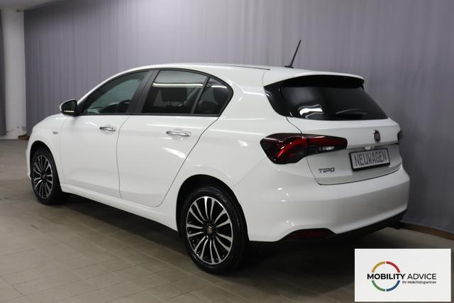 Tipo 5-T&uuml;rer MY22 TIPO 5-T&uuml;rer City Life 1.0 74kW (100PS)249 - Gelato Wei&szlig; 645 - Stoff Schwarz "316 R&uuml;ckfahrkamera mit dynamischen F&uuml;hrungslinien 3A4 Sicherheits-Plus-Paket 3A5 Convenience Plus-Paket 3B4 Style-Paket 452 Sitzheizung vorn ja laut RE 21.10 fb 7QC Uconnect&trade; NAV Navigationssystem und digitalem Audioempfang DAB+"