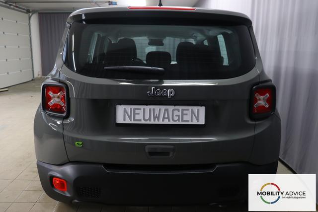 Jeep Renegade 1.5 T4 DCT7 e-Hybrid Longitude 503 Sting Grey 015 Stoff Schwarz "8CZ Sting Grey Business-Paket Longitude: Uconnect Smartouch 8.4 mit 8,4""-Touchscreen, Navigationssystem, Bluetooth, AUX-IN-und USB sowie DAB, Apple CarPlay&Android Auto und LIVE Services, Fahrersitz mit elektr. Lordosenst&uuml;tze 2-fach verstellbar" 1469 96 kW