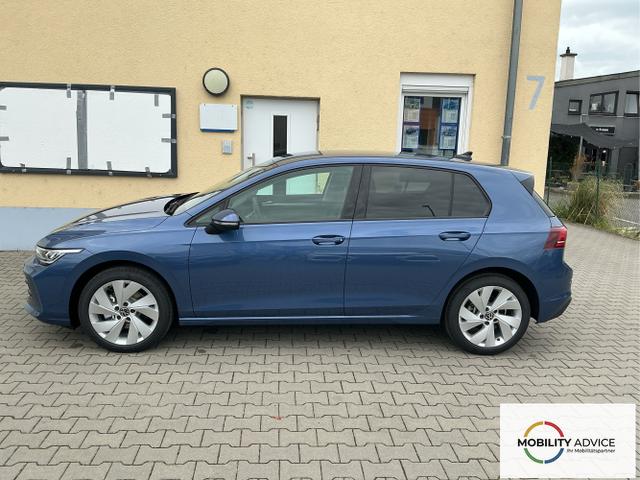 Volkswagen / Golf / Blau / Limited / Anemonenblau Metalic / , Beispielbilder, ggf. teilweise mit Sonderausstattung