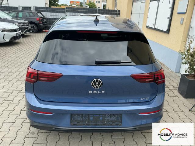 Volkswagen / Golf / Blau / Limited / Anemonenblau Metalic / , Beispielbilder, ggf. teilweise mit Sonderausstattung