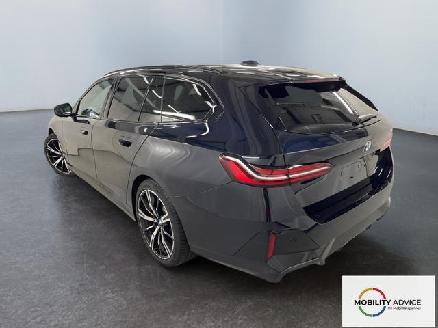 BMW 5er Touring 520i M-Sport MHEV 190PS/140kW Steptronic 2026 | +AHK +20" +MSportpaket +MSportfahrwerk +DrivingAssistantPlus +AdaptiveLED +HarmanKardon +DigitalKey +ParkAssist +Sitzhzg +WirelessCharging +Sonnenschutzverglasung +ShadowLine 