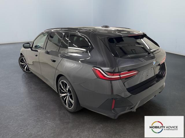 BMW 5er Touring 520i M-Sport MHEV 190PS/140kW Steptronic 2026 | +AHK +20" +MSportpaket +MSportfahrwerk +DrivingAssistantPlus +AdaptiveLED +HarmanKardon +DigitalKey +ParkAssist +Sitzhzg +WirelessCharging +Sonnenschutzverglasung +ShadowLine 