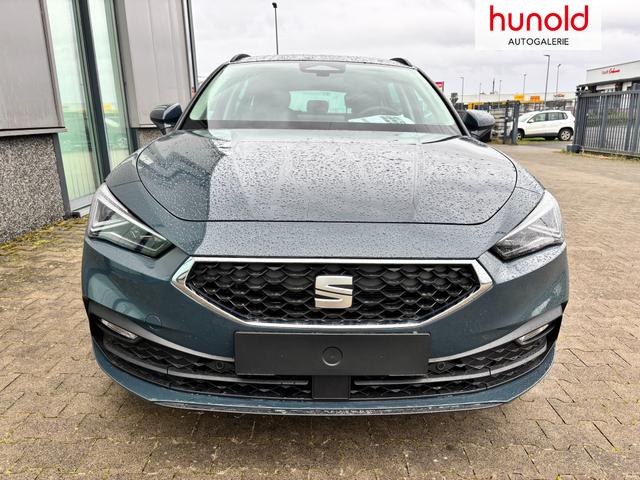 Seat Leon Sportstourer Style 1.5 TSI 115PS, Fjord-Blau, 5 Jahre Garantie, 16" ALU, MATRIX-LED, Privacy-Glas, Winter-Paket, 3-Zonen-Climatronic, ParkAssist, Parksensoren v/h, R&uuml;ckfahrkamera, Radio 10,4" + Full-Link, Tempomat, M-Lederlenkrad, variabler Ladeboden 