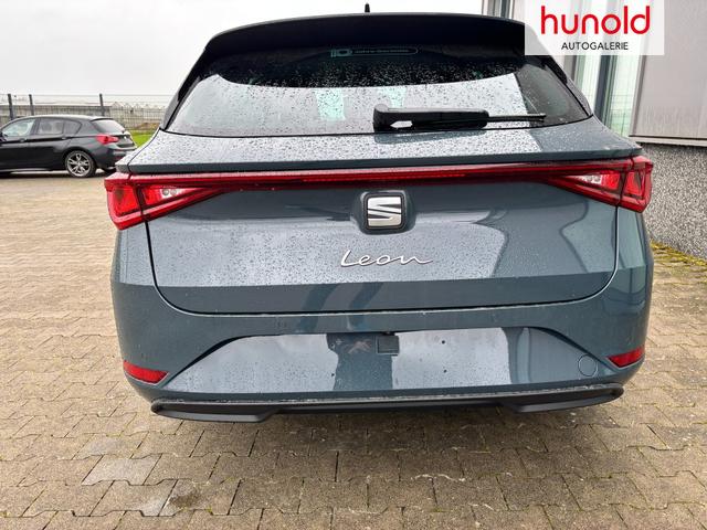 Seat Leon Sportstourer Style 1.5 TSI 115PS, Fjord-Blau, 5 Jahre Garantie, 16" ALU, MATRIX-LED, Privacy-Glas, Winter-Paket, 3-Zonen-Climatronic, ParkAssist, Parksensoren v/h, R&uuml;ckfahrkamera, Radio 10,4" + Full-Link, Tempomat, M-Lederlenkrad, variabler Ladeboden 