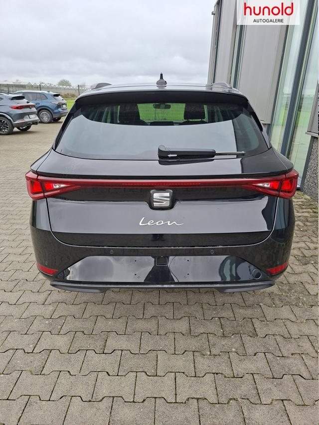Seat Leon Sportstourer Style 1.5 TSI 115PS, SCHWARZ-METALLIC, 5 Jahre Garantie, 16" ALU, MATRIX-LED, Privacy-Glas, Winter-Paket, 3-Zonen-Climatronic, ParkAssist, Parksensoren v/h, R&uuml;ckfahrkamera, Radio 10,4" + Full-Link, Tempomat, M-Lederlenkrad, variabler Ladeboden 
