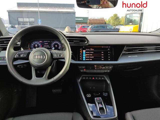Audi / A3 Sportback / Grau / / / 