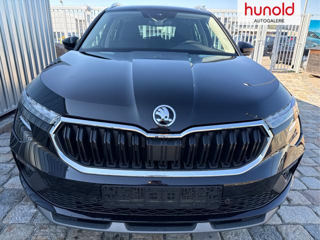 Skoda / Kamiq / Schwarz / / / 130 Jahre Premium Edition 1.5 TSI 150 PS DSG Anh&auml;ngerkupplung-AppleCarPlay-AndroidAuto-Winterpaket-Alcantara-DAB-Tempomat-Totwinkelassist-Kamera-SunSet-el.Heckklappe-17''Alu, Beispielbilder, ggf. teilweise mit Sonderausstattung