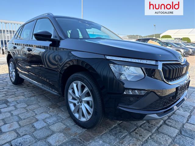 Skoda / Kamiq / Schwarz / / / 130 Jahre Premium Edition 1.5 TSI 150 PS DSG Anh&auml;ngerkupplung-AppleCarPlay-AndroidAuto-Winterpaket-Alcantara-DAB-Tempomat-Totwinkelassist-Kamera-SunSet-el.Heckklappe-17''Alu, Beispielbilder, ggf. teilweise mit Sonderausstattung