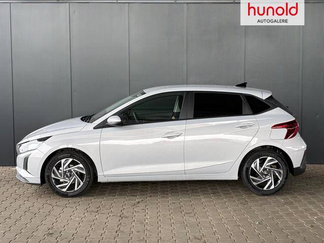 Hyundai i20 Pure 1.2 MPI / Navi PDC Hinten + Kamera Abgedunkelte Scheiben Tempomat Alu 16" 