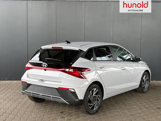 Hyundai i20 Pure 1.2 MPI / Navi PDC Hinten + Kamera Abgedunkelte Scheiben Tempomat Alu 16" 