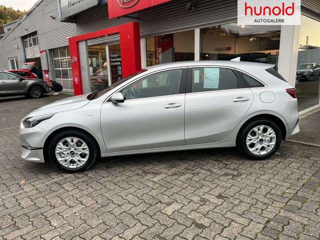 Kia Ceed / cee d 1.5 T-GDI Vision + KOMF AUTO 