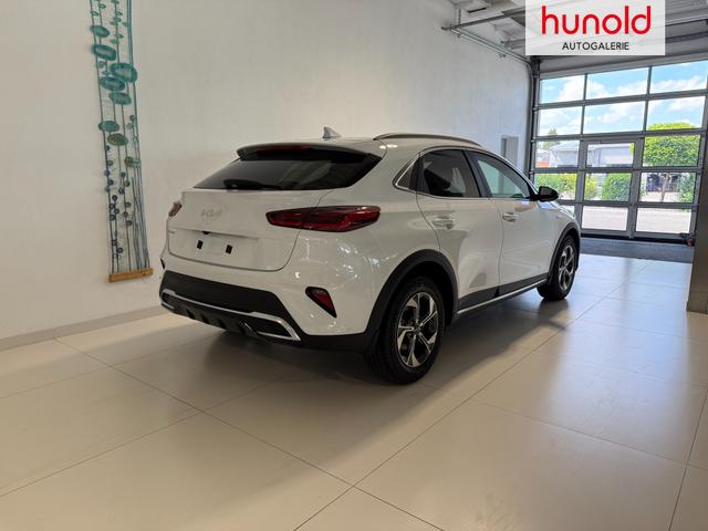 KIA XCEED Deluxe White