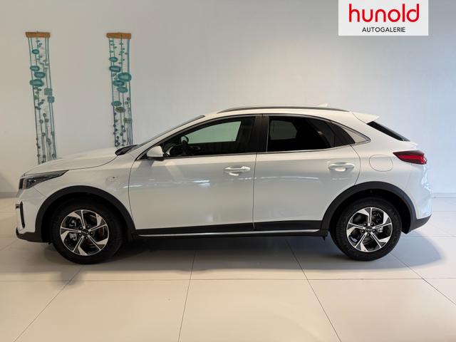 KIA XCEED Deluxe White