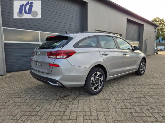 Hyundai i30 Kombi 1.5 T-GDI 95PS Sitzheizung Lenkradheizung Klima Tempomat Navi Apple CarPlay + Android Auto PDC v+h Rückf.Kamera 16-LM 