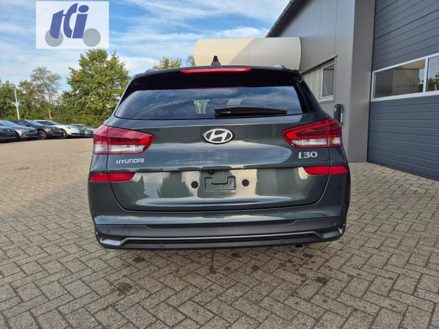 Hyundai i30 Kombi 1.5 T-GDI 95PS Sitzheizung Lenkradheizung Klimaautomatik Tempomat Navi Apple CarPlay + Android Auto PDC v+h Rückf.Kamera 17-LM 