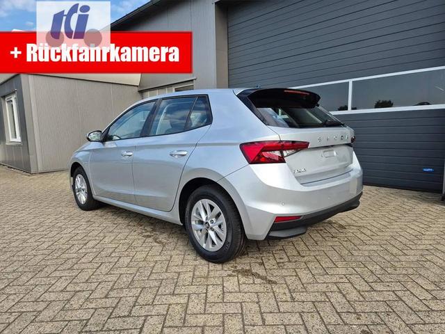 Skoda Fabia 1.0 TSI 115PS DSG Selection 5-türig 15"LM Rückf.Kamera Parksensoren Sitzheizung Multifunktionslenkrad Klima Skoda-Radio Bluetooth Touchscreen Tempomat Nebelsch. Apple CarPlay + Android Auto 