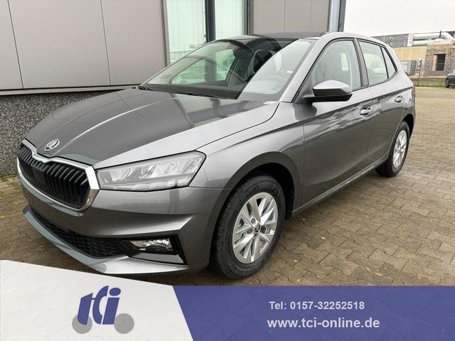 Skoda Fabia - Sondermodell 130 Jahre LIEFERUNG KOSTENLOS! 1.0 TSI 95PS, METALLIC, 15" ALU, LED-Scheinwerfer, M-Lederlenkrad, Nebelscheinwerfer, Parksensoren hinten, Rückfahrkamera, Sitzheizung, Tempomat, Klimaanlage, Infotainment 8"+Wireless SmartLink, Fußmatten, Mittelarmlehne vorne