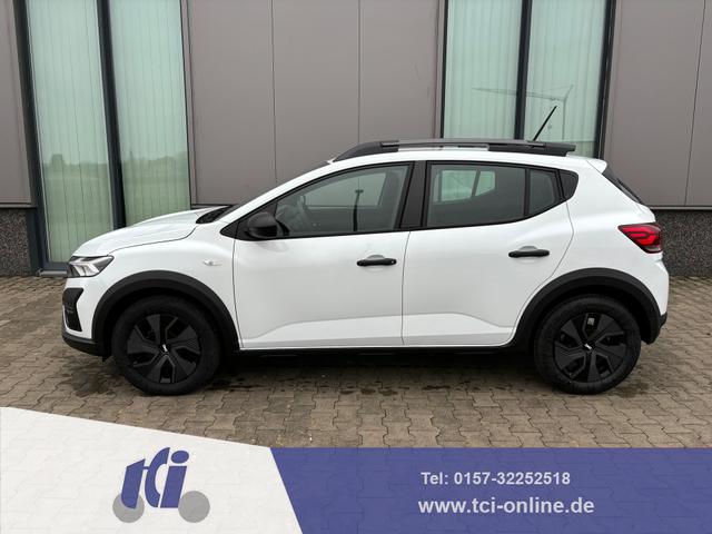Dacia Sandero Stepway - Essential 1.0 TCe 90, Klimaanlage, Parksensoren hinten, Radio/DAB/Bluetooth, Tempomat, Dachreling, 16"-Flexwheel-Räder ATARA, Spurhalteassistent, Verkehrszeichenerkennung, Elektr. Fensterheber vorne, Zentralverriegelung mit Fernbedienung