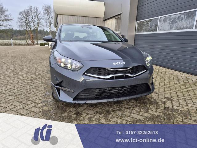 Kia Ceed - Vision 1.5 T-GDi 140PS Automatik Klimaautomatik Alarmanlage Sitzheizung Lenkradheizung Navi PDC Rückf.Kamera Bluetooth Touchscreen Apple CarPlay Android Auto Tempomat