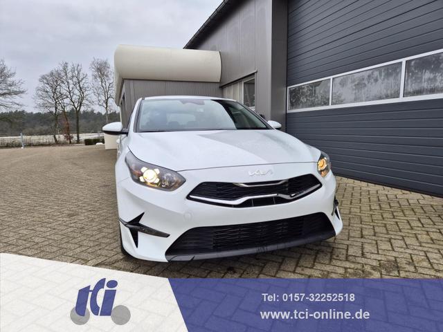 Kia Ceed - Vision 1.5 T-GDi 140PS Automatik Klimaautomatik Alarmanlage Sitzheizung Lenkradheizung Navi PDC Rückf.Kamera Bluetooth Touchscreen Apple CarPlay Android Auto Tempomat