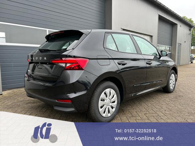 Skoda Fabia - 1.0 TSI 95PS Selection 5-türig Rückf.Kamera Parksensoren Sitzheizung Multifunktionslenkrad Klima Skoda-Radio Bluetooth Touchscreen Tempomat Nebelsch. Apple CarPlay + Android Auto