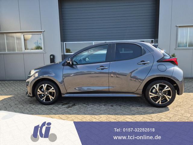 Toyota Yaris - 1.5VVT-iE 116PS Automatik Teamplayer Klimaautomatik Sitzheizung Lenkradheizung Rückf.Kamera 16-LM abged.Scheiben 2xKeyless DAB+ Bluetooth Touchscreen Apple CarPlay Android Auto ACC