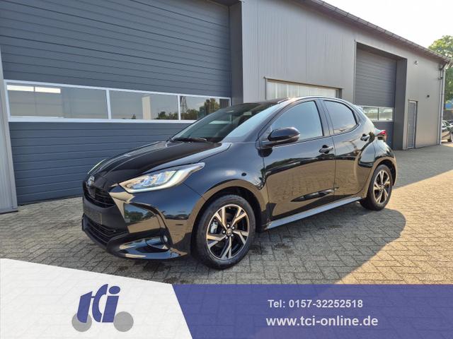 Toyota Yaris - 1.5VVT-iE 116PS Automatik Teamplayer Klimaautomatik Sitzheizung Lenkradheizung Rückf.Kamera 16-LM abged.Scheiben 2xKeyless DAB+ Bluetooth Touchscreen Apple CarPlay Android Auto ACC
