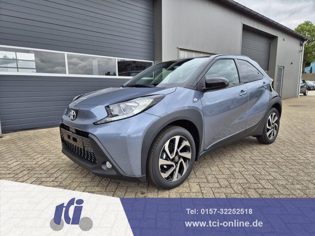 Toyota Aygo X - 1.0 VVT-i 72PS Teamplayer Sitzheizung AbstandsTempomat Multifunktionslenkrad Klima Radio Bluetooth Touchscreen Apple CarPlay + Android Auto 17-LM