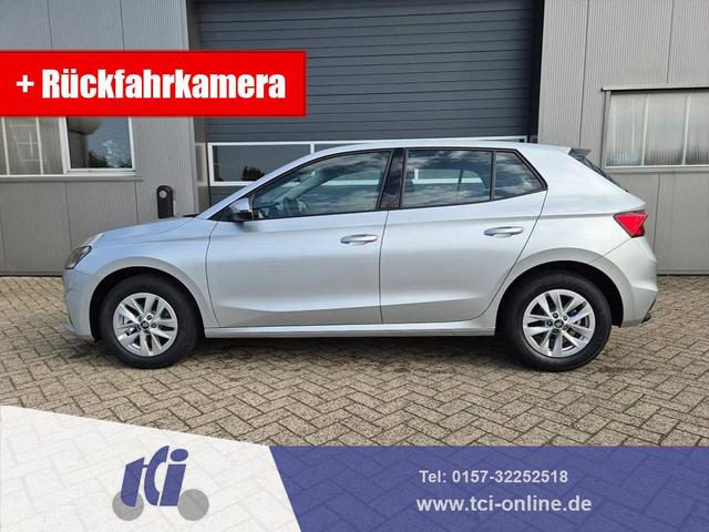 Skoda Fabia - 1.0 TSI 115PS DSG Selection 5-türig 15"LM Rückf.Kamera Parksensoren Sitzheizung Multifunktionslenkrad Klima Skoda-Radio Bluetooth Touchscreen Tempomat Nebelsch. Apple CarPlay + Android Auto