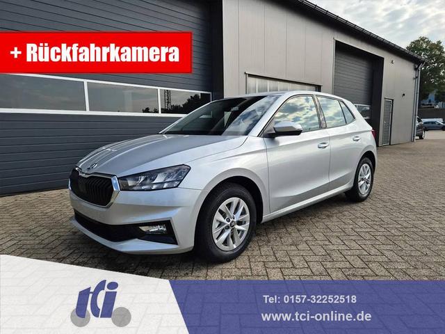 Skoda Fabia - 1.0 TSI 115PS DSG Selection 5-türig 15"LM Rückf.Kamera Parksensoren Sitzheizung Multifunktionslenkrad Klima Skoda-Radio Bluetooth Touchscreen Tempomat Nebelsch. Apple CarPlay + Android Auto