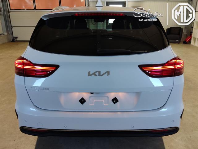 Kia / Ceed Sportswagon / Wei&szlig; / / / , Beispielbilder, ggf. teilweise mit Sonderausstattung