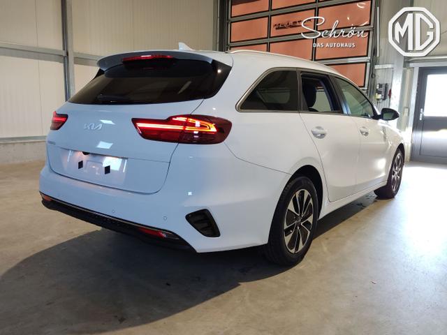 Kia / Ceed Sportswagon / Wei&szlig; / / / , Beispielbilder, ggf. teilweise mit Sonderausstattung