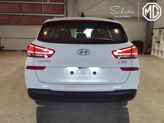 Hyundai / i30 Kombi / Weiß / / / , Beispielbilder, ggf. teilweise mit Sonderausstattung