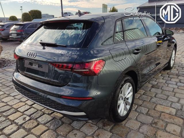 Audi / A3 Sportback / Grau / / / 
