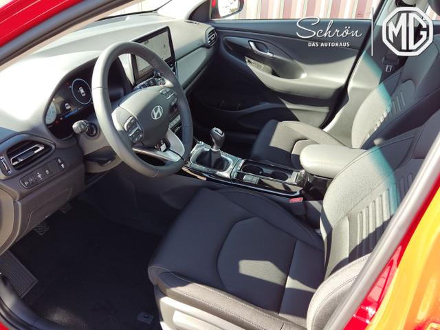 Hyundai / i30 / Rot / / / , Beispielbilder, ggf. teilweise mit Sonderausstattung