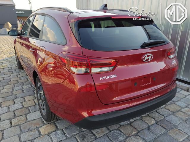 Hyundai / i30 Kombi / Rot / / / , Beispielbilder, ggf. teilweise mit Sonderausstattung