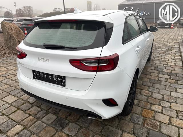 Kia / Ceed / Wei&szlig; / / / , Beispielbilder, ggf. teilweise mit Sonderausstattung