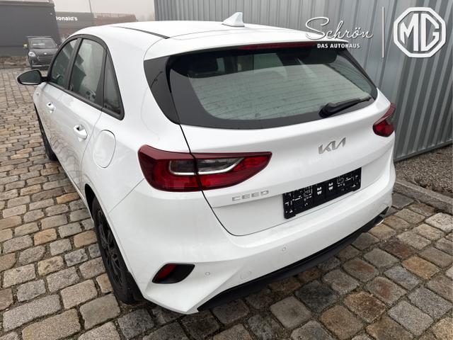 Kia / Ceed / Wei&szlig; / / / , Beispielbilder, ggf. teilweise mit Sonderausstattung