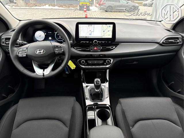 Hyundai / i30 / Grau / / / 