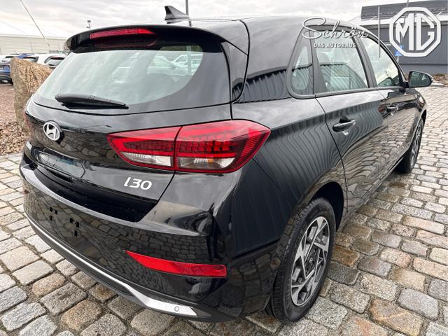Hyundai / i30 / Schwarz / / / 