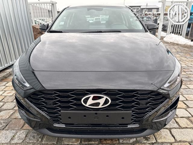 Hyundai / i30 / Schwarz / / / 
