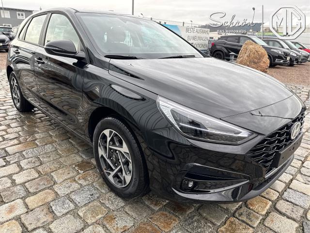 Hyundai / i30 / Schwarz / / / 