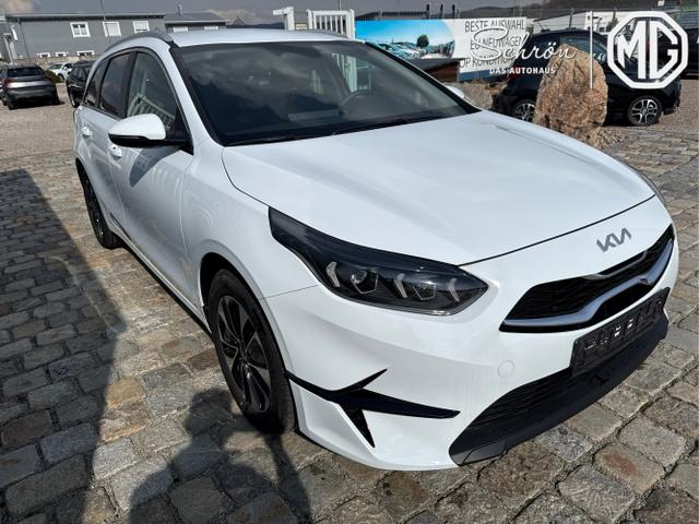 Kia / Ceed / Wei&szlig; / / / , Beispielbilder, ggf. teilweise mit Sonderausstattung